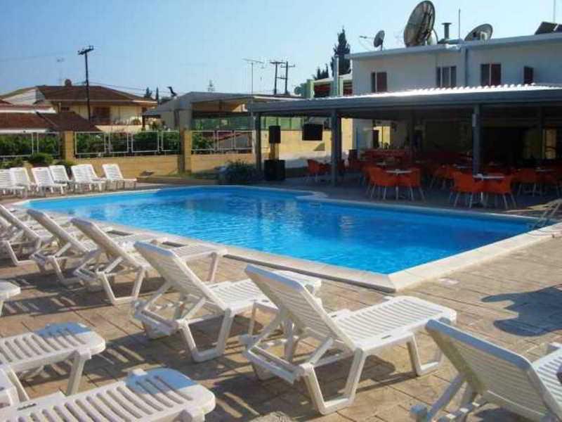 Kavos Central Gardens Aparthotel Exterior photo