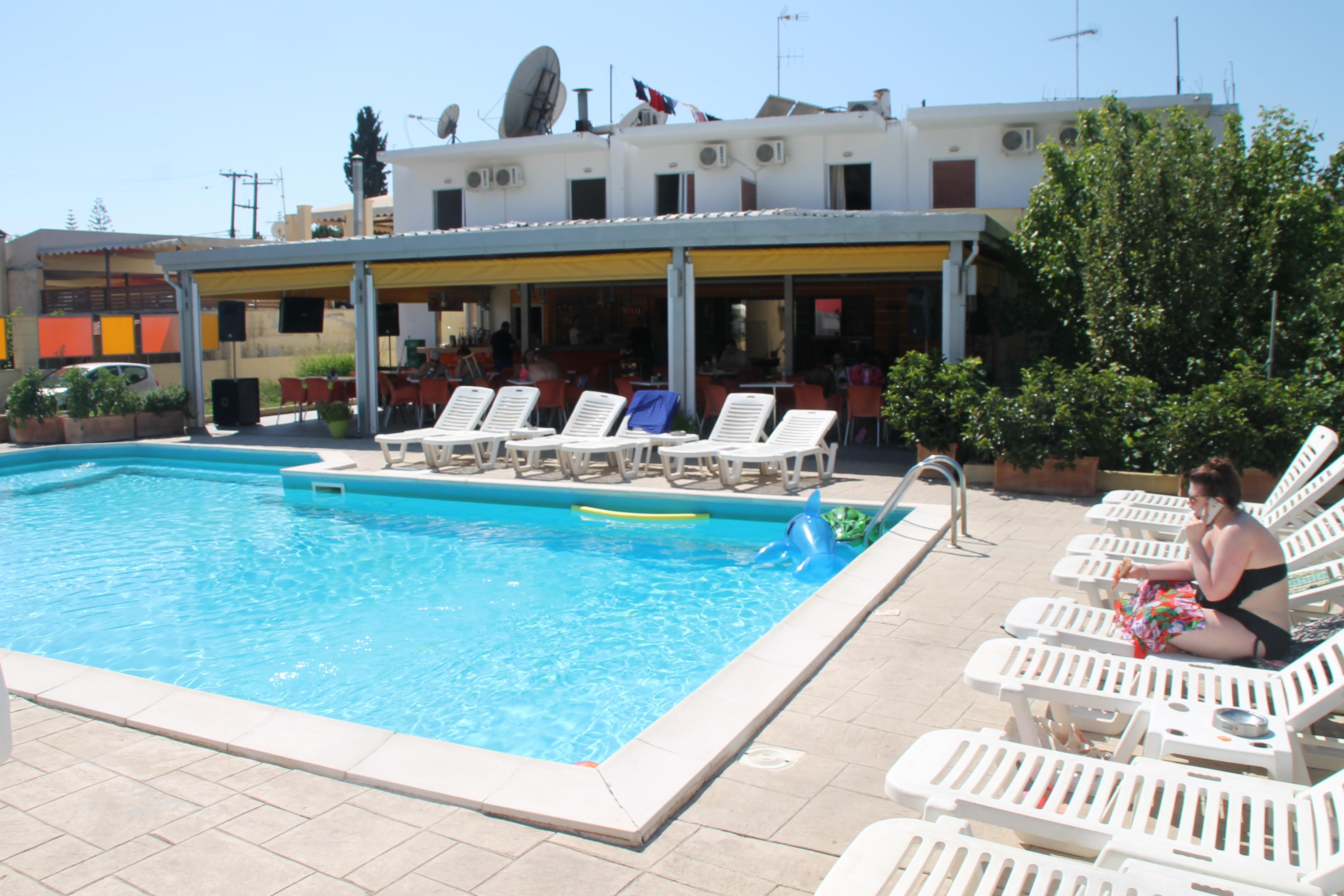 Kavos Central Gardens Aparthotel Exterior photo