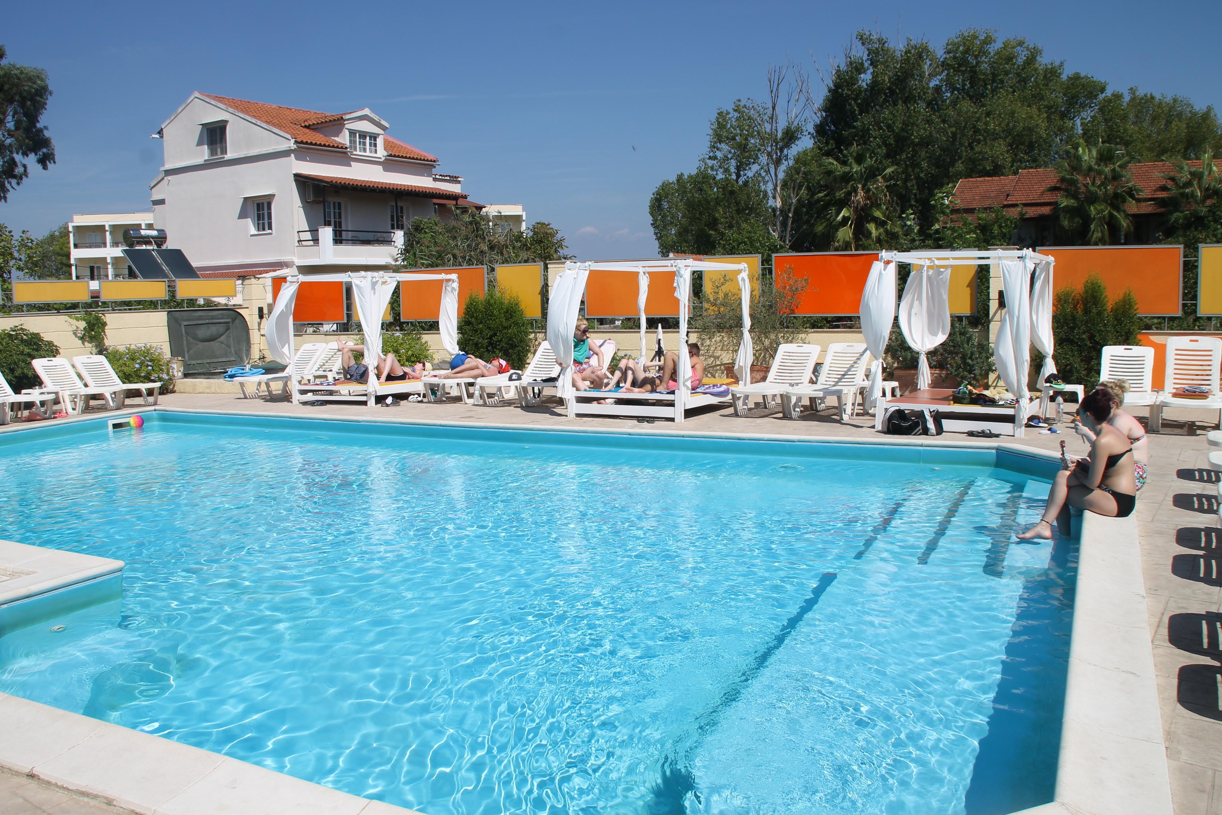 Kavos Central Gardens Aparthotel Exterior photo