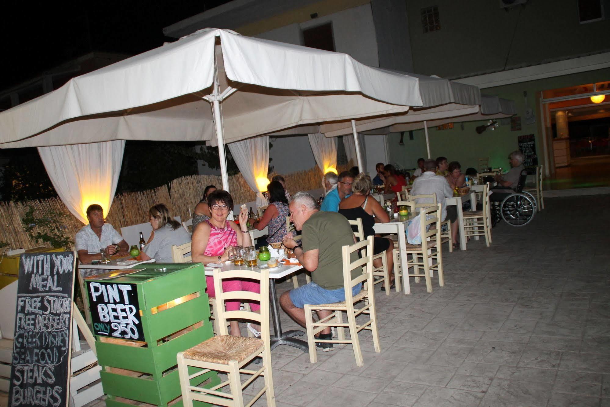 Kavos Central Gardens Aparthotel Exterior photo