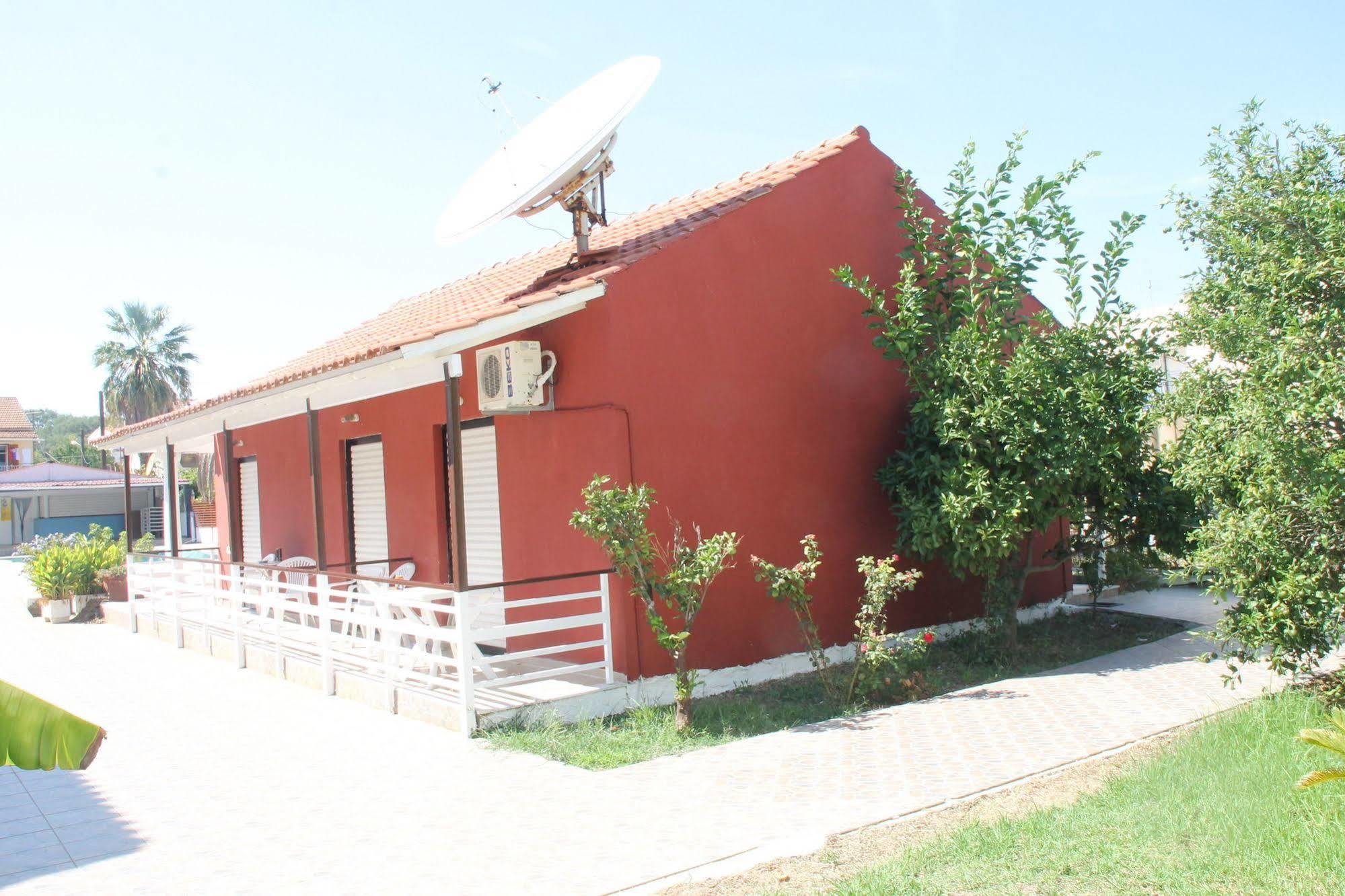 Kavos Central Gardens Aparthotel Exterior photo